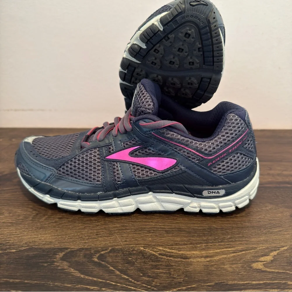 Brooks Addiction 12  DNA Women's Running Shoes Size 6.5 Blue Pink MSRP$120